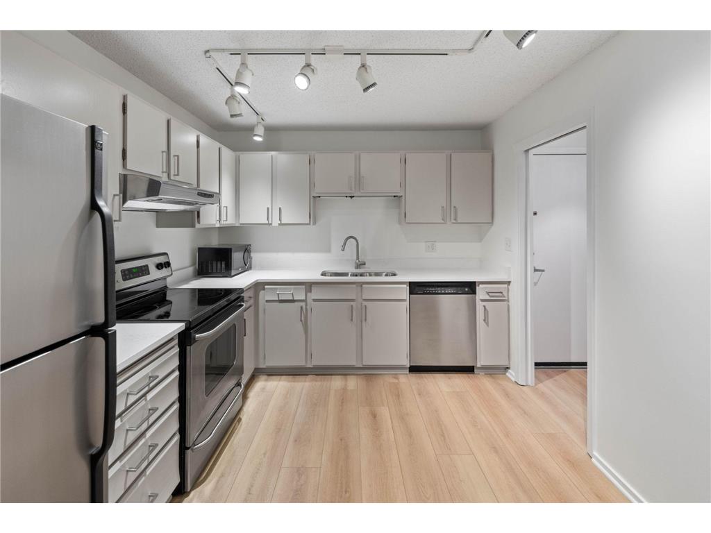 210 W Grant Street #607 Minneapolis MN 55403 7103617 image7
