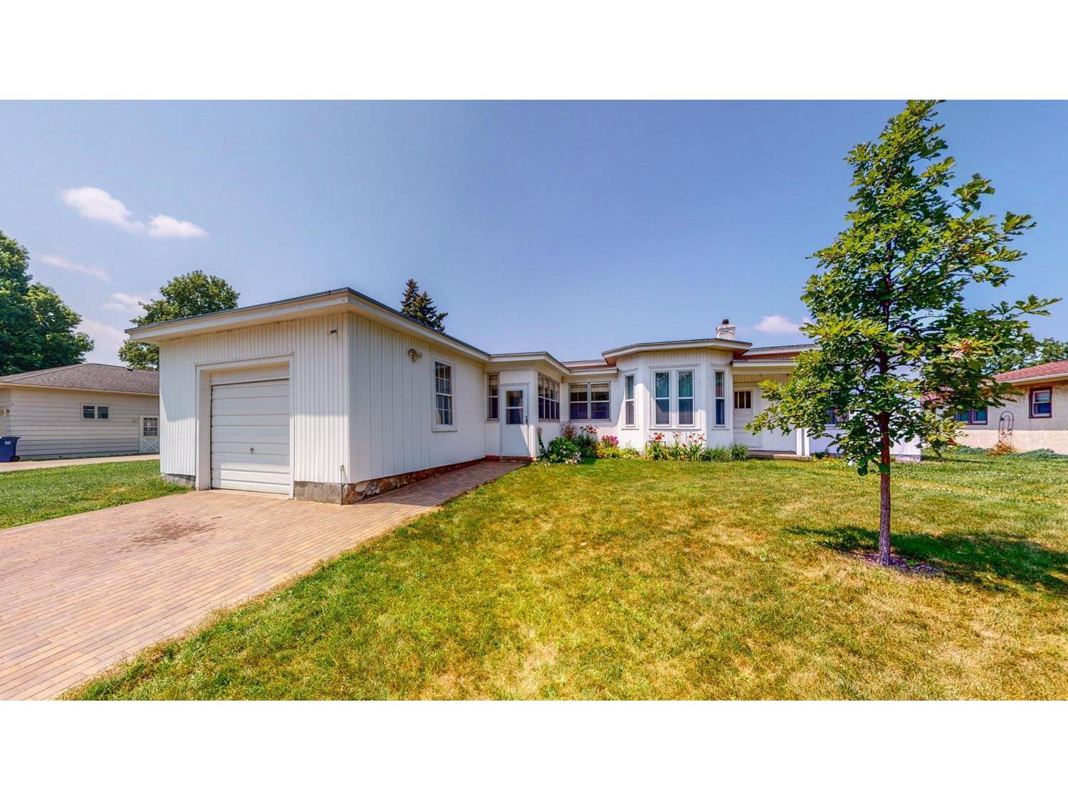 210 W Walnut Street, Lake City, MN, 55041 MLS 7130892 Edina Realty