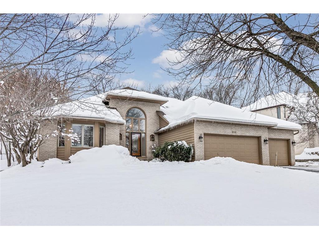 210 Wyndham Circle W New Brighton MN 55112 6272303 image1