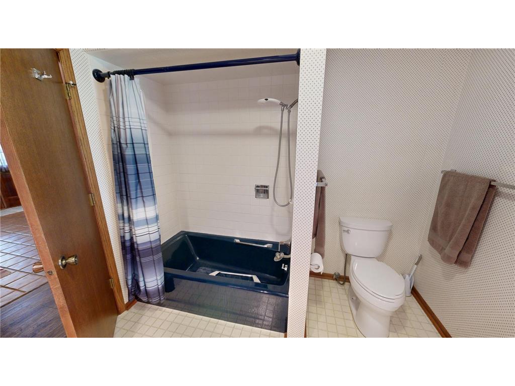 2100 4th Avenue SE Willmar MN 56201 7084822 image28