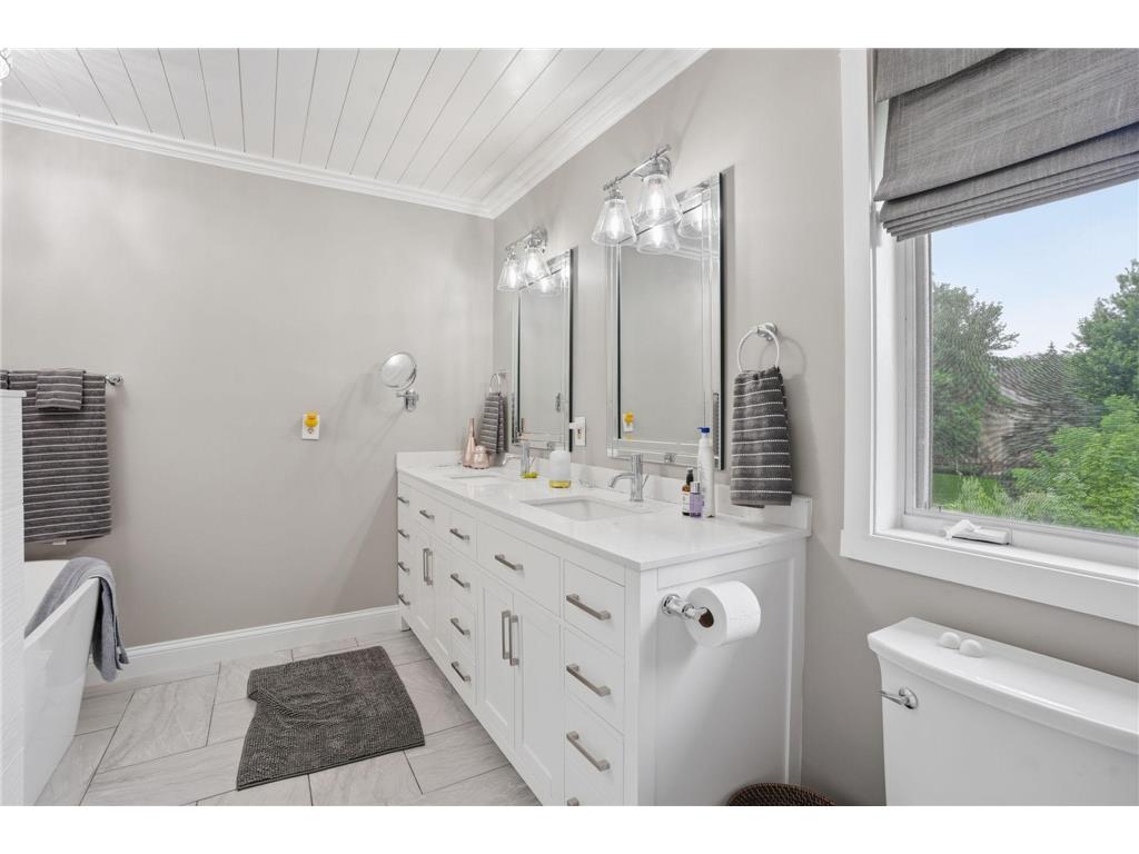 2100 Edinbrook Court Brooklyn Park MN 55443 7089298 image12