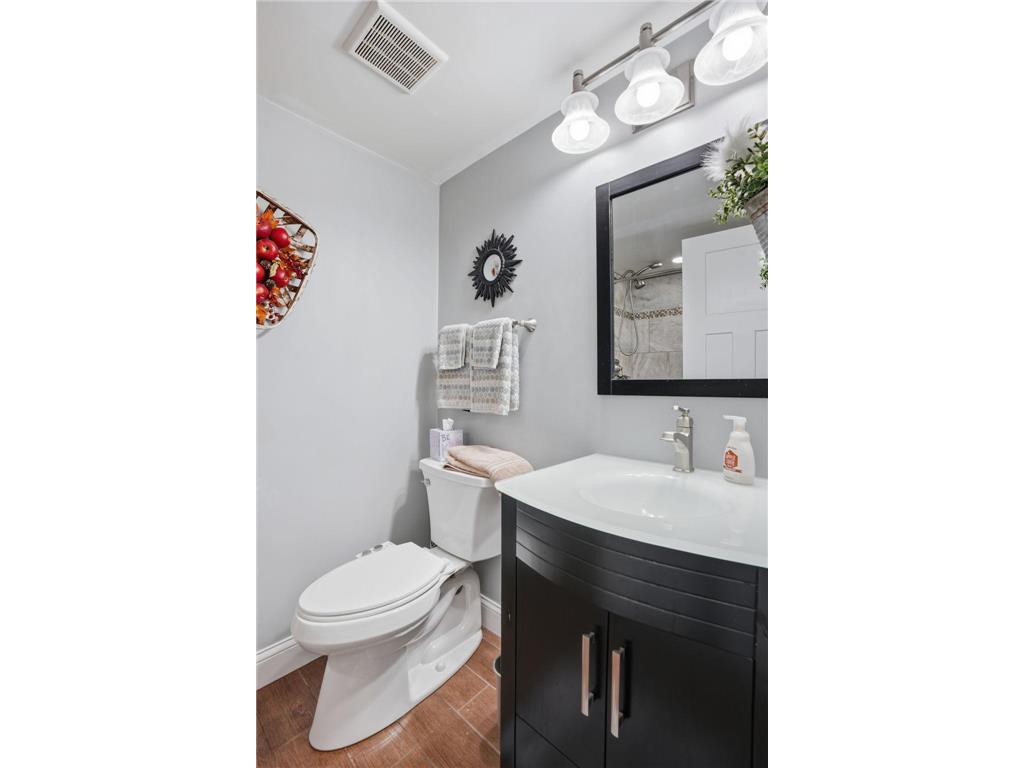 2100 Edinbrook Court Brooklyn Park MN 55443 7089298 image29