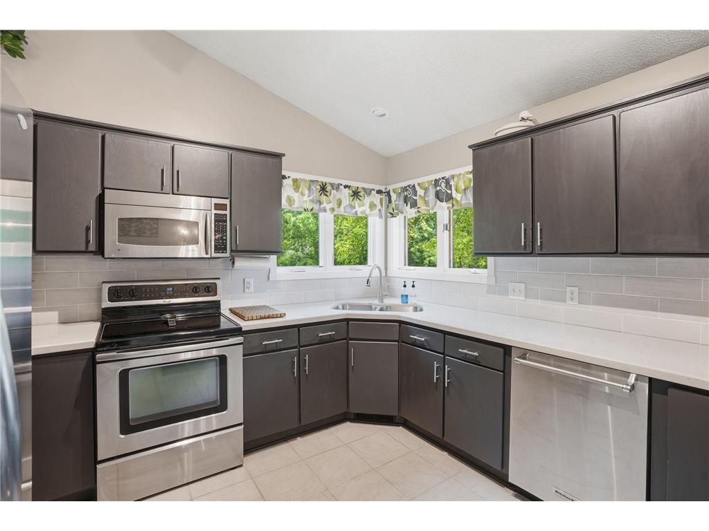 2100 Edinbrook Court Brooklyn Park MN 55443 7089298 image8
