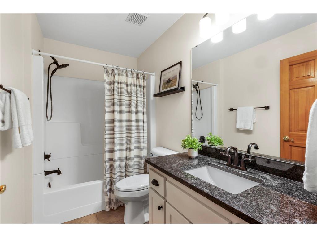 2100 Hunter Hill Court Hudson WI 54016 7070007 image12