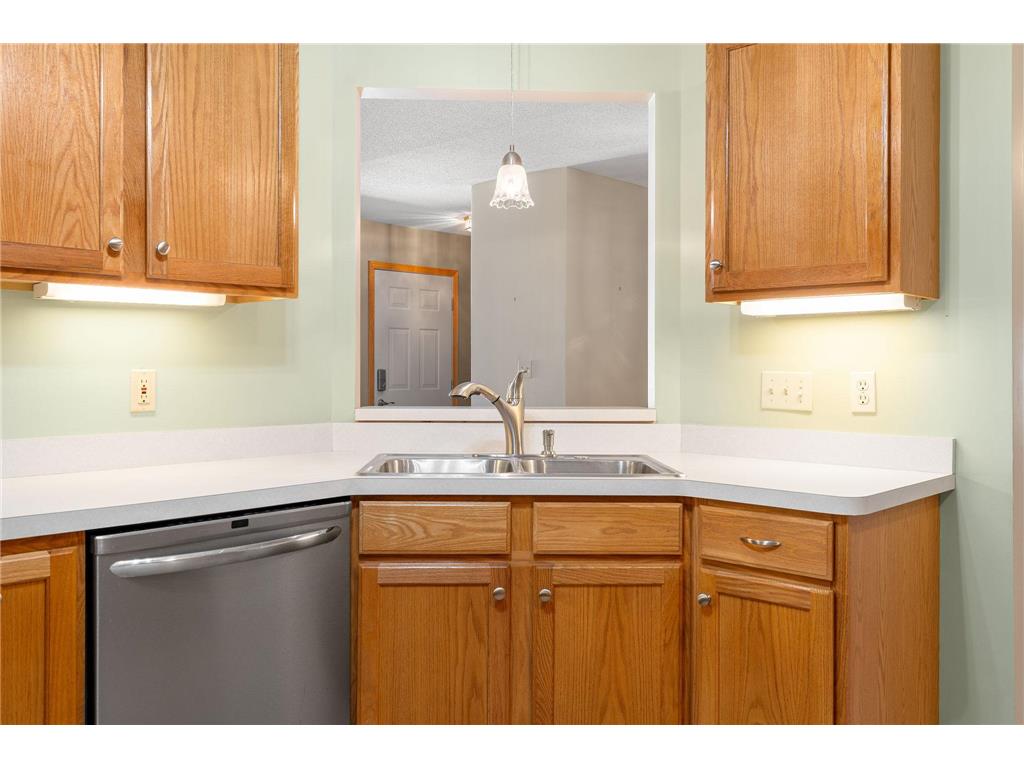 2100 Oak Tree Lane #B Austin MN 55912 7110604 image15