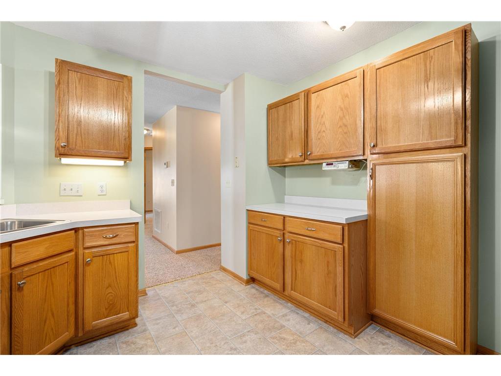 2100 Oak Tree Lane #B Austin MN 55912 7110604 image19