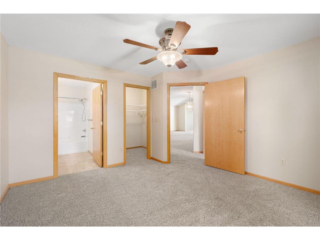 2100 Oak Tree Lane #B Austin MN 55912 7110604 image20
