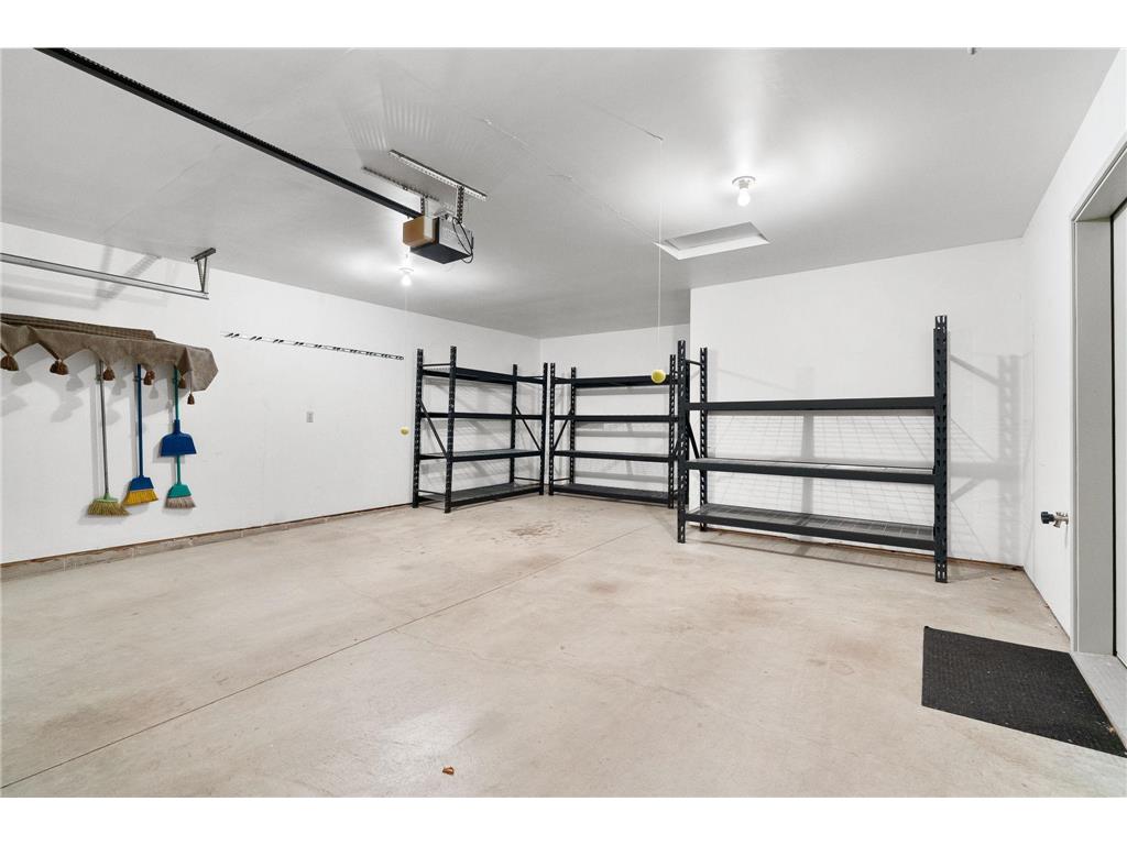 2100 Oak Tree Lane #B Austin MN 55912 7110604 image29