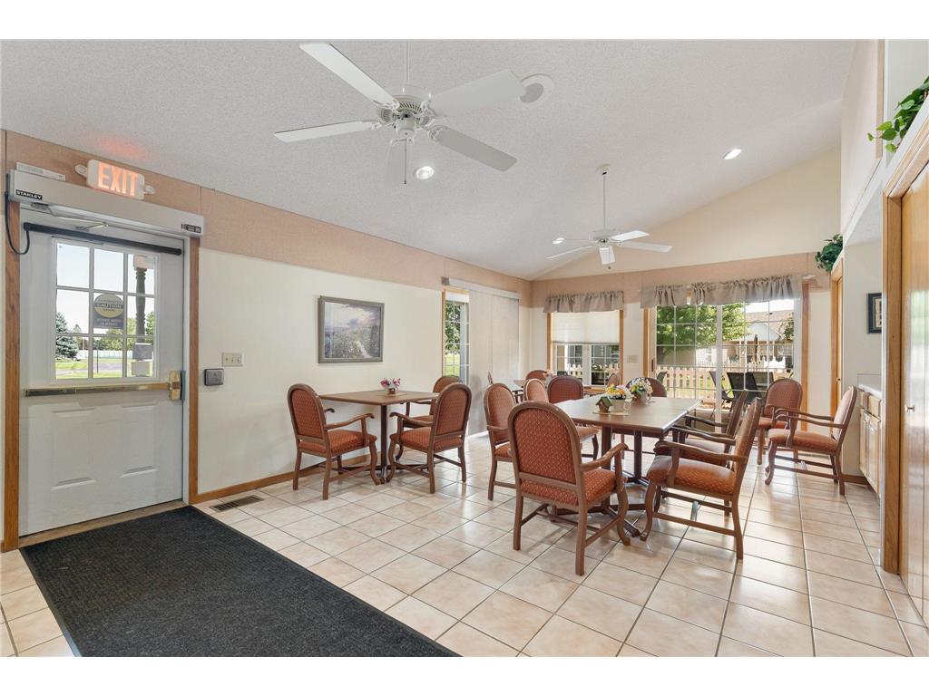 2100 Oak Tree Lane #B Austin MN 55912 7110604 image33