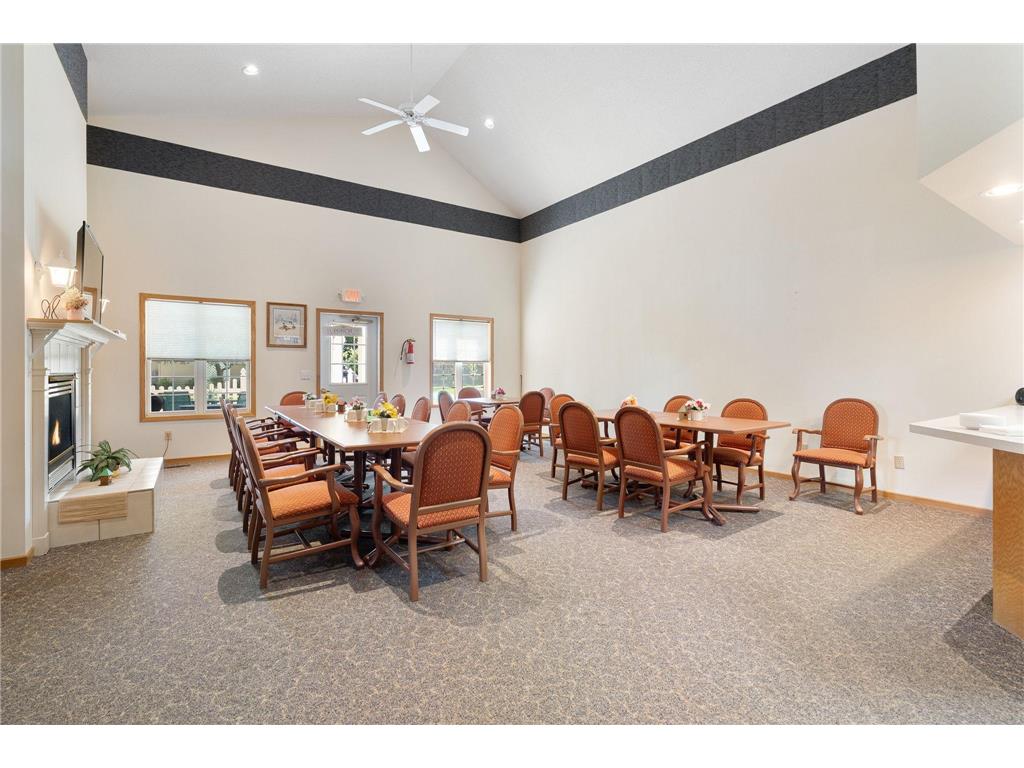 2100 Oak Tree Lane #B Austin MN 55912 7110604 image35