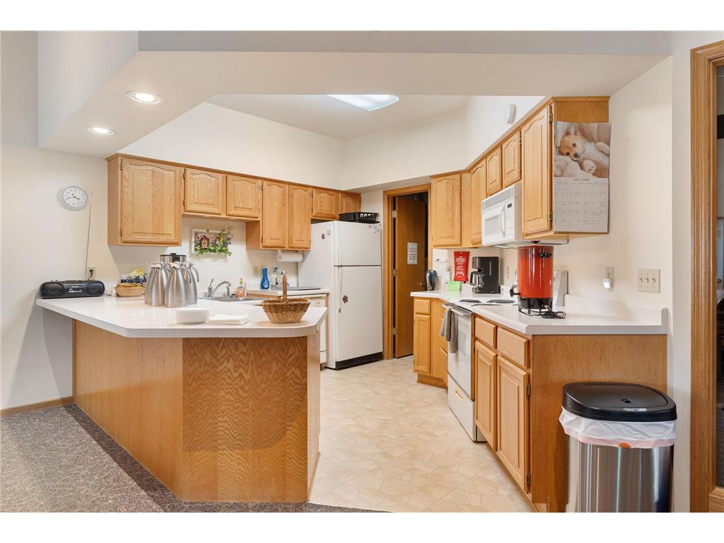 2100 Oak Tree Lane #B Austin MN 55912 7110604 image36