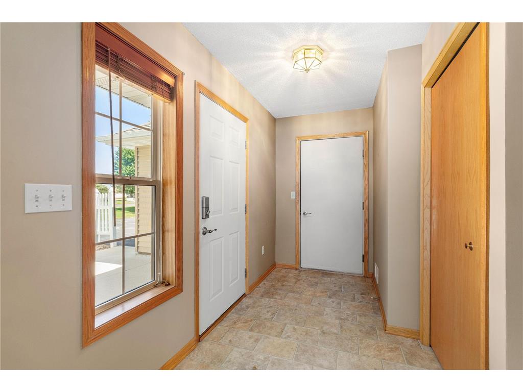 2100 Oak Tree Lane #B Austin MN 55912 7110604 image5