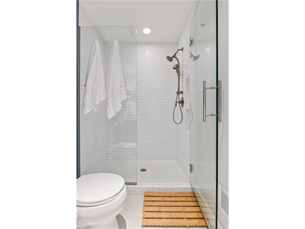 2100 W 21st Street Minneapolis MN 55405 6777361 image26