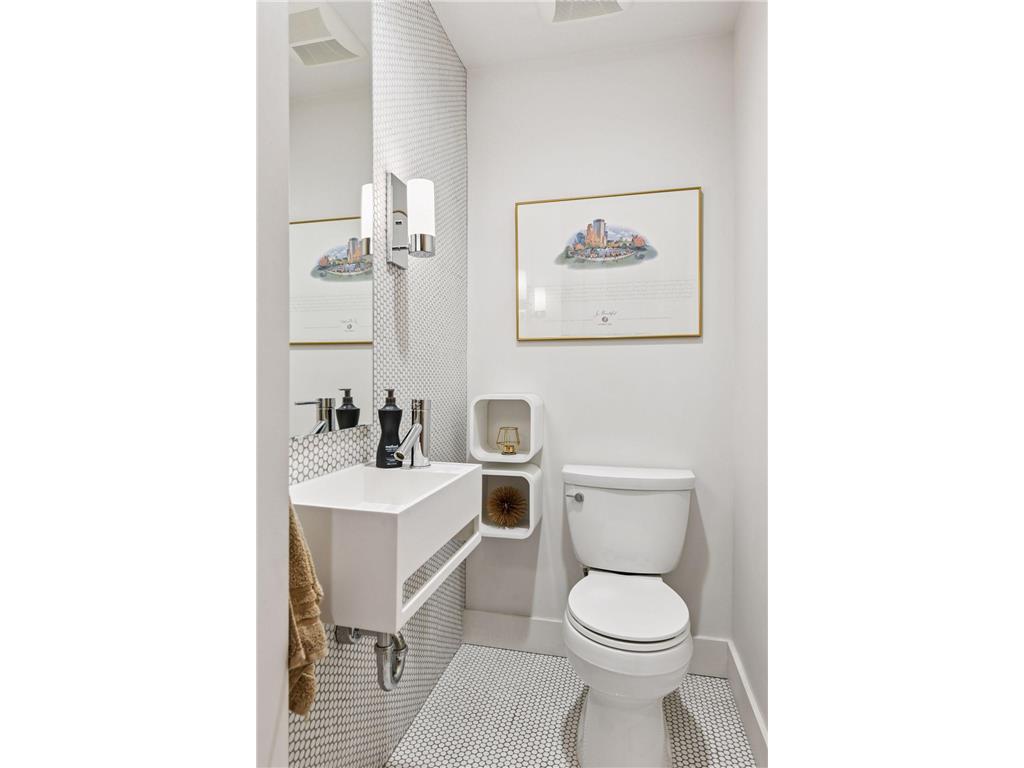 2100 W 21st Street Minneapolis MN 55405 6777361 image36