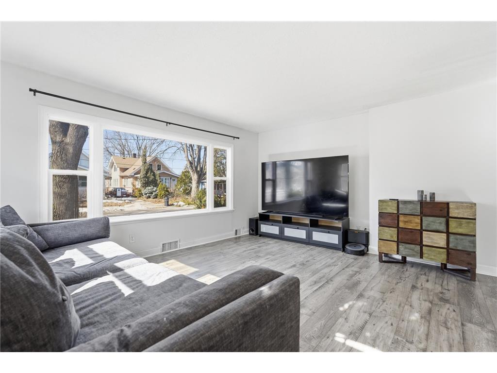 2101 3rd Street NE Minneapolis MN 55418 7008587 image2