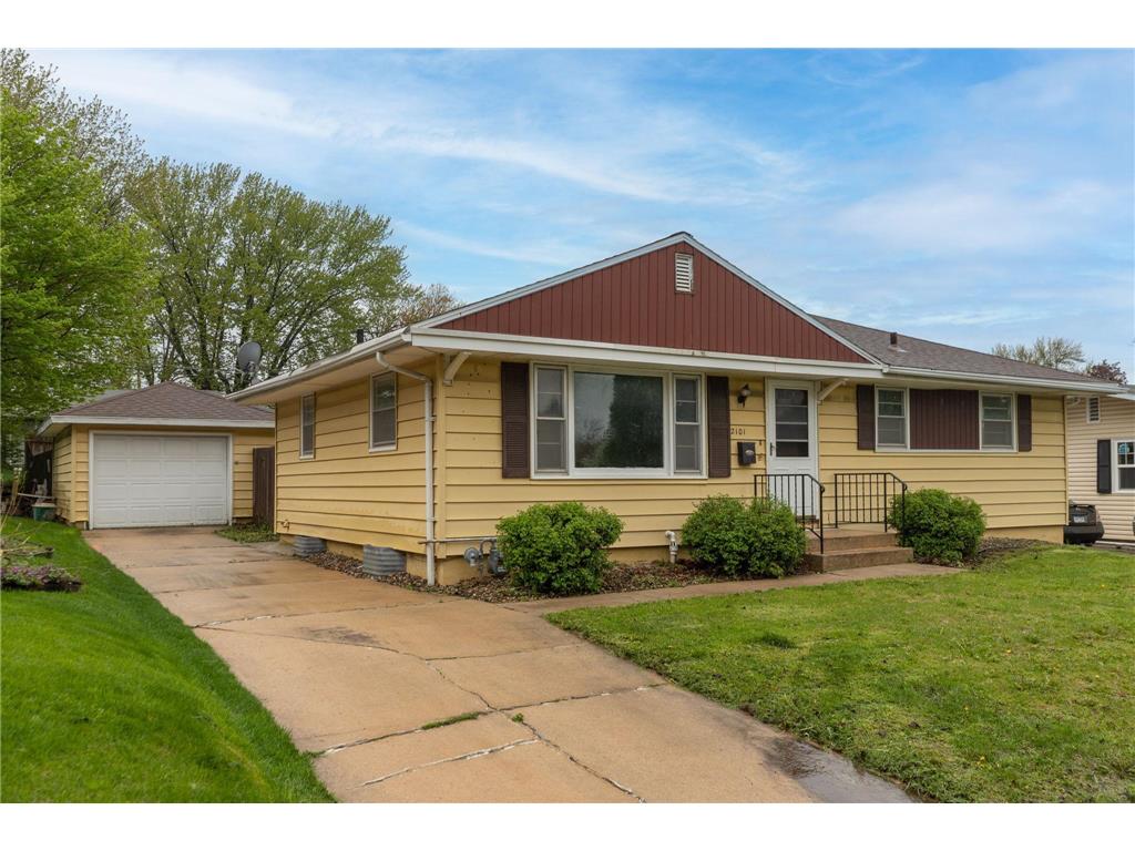 2101 Elton Hills Drive NW, Rochester, MN, 55901 MLS 6369457 Edina Realty