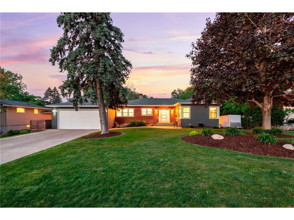2101 Regent Avenue N Golden Valley MN 55422 - Bassett Creek 7079950 image1