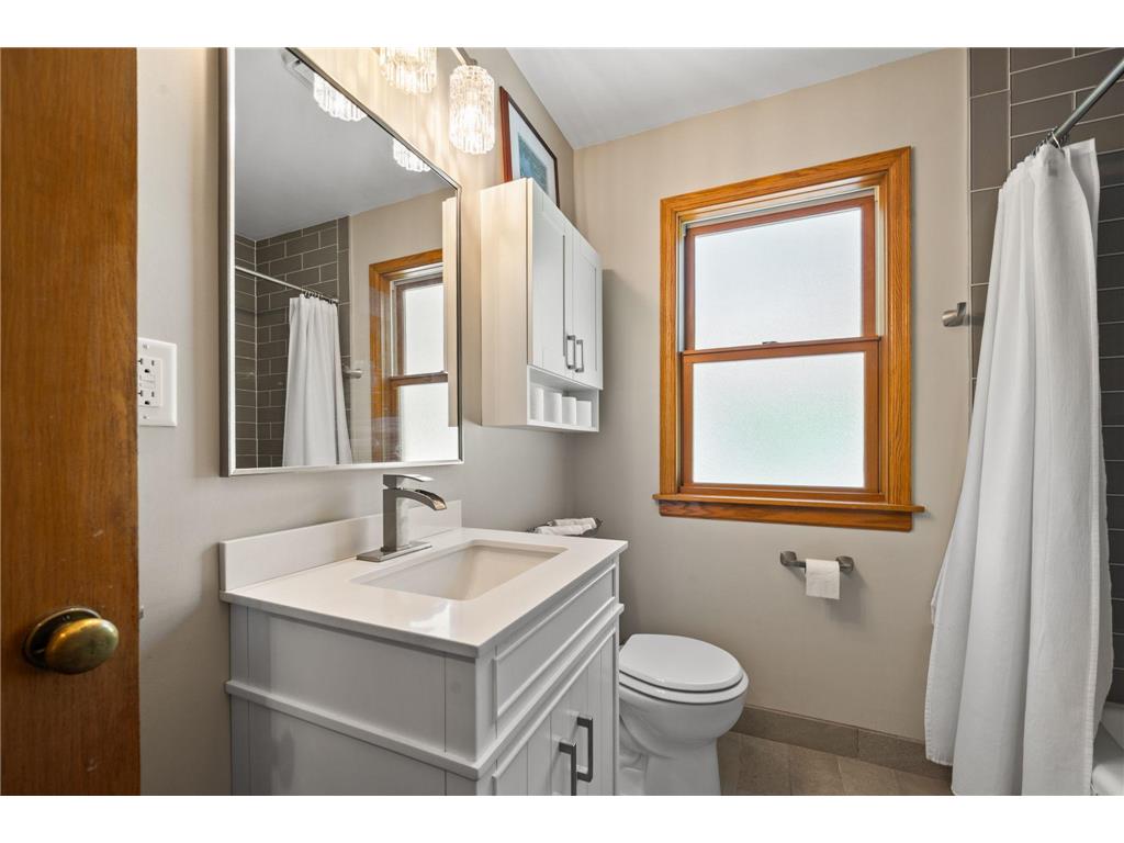 2101 Regent Avenue N Golden Valley MN 55422 - Bassett Creek 7079950 image15