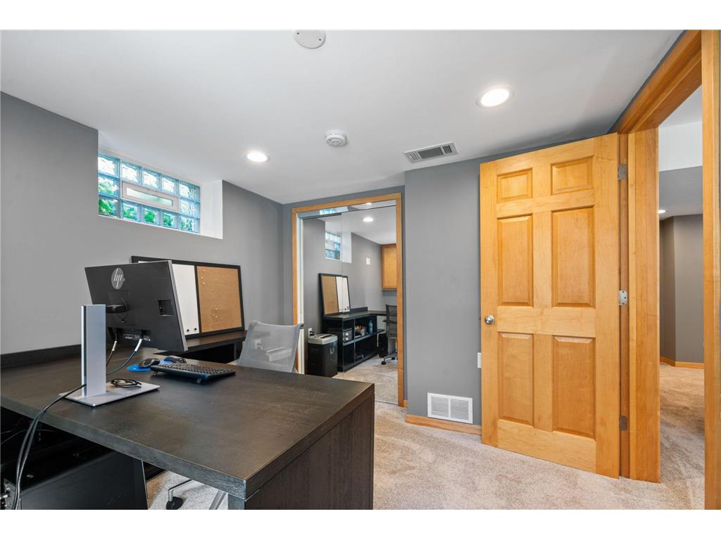 2101 Regent Avenue N Golden Valley MN 55422 - Bassett Creek 7079950 image23