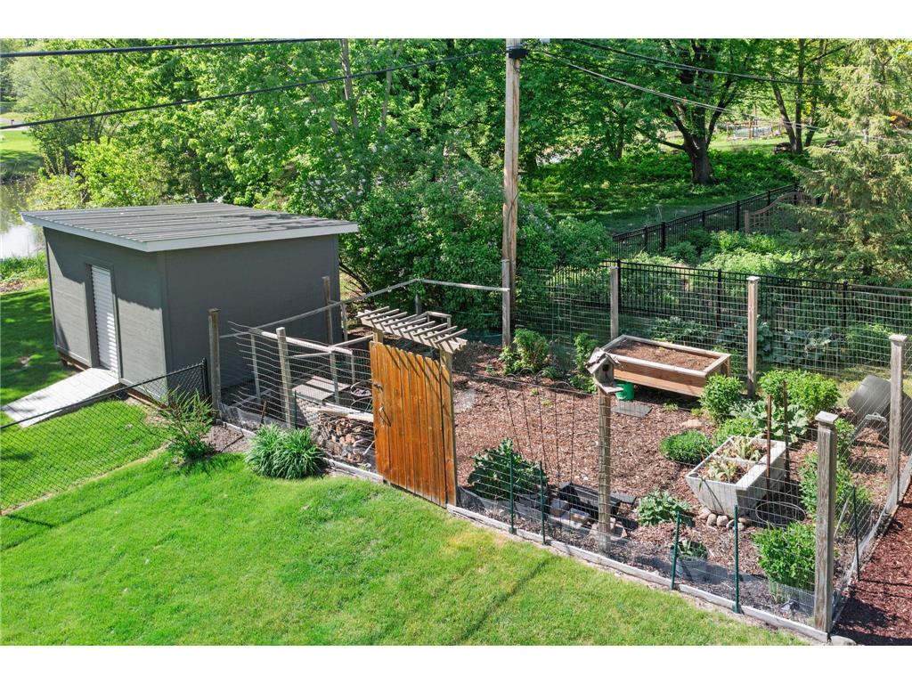 2101 Regent Avenue N Golden Valley MN 55422 - Bassett Creek 7079950 image34