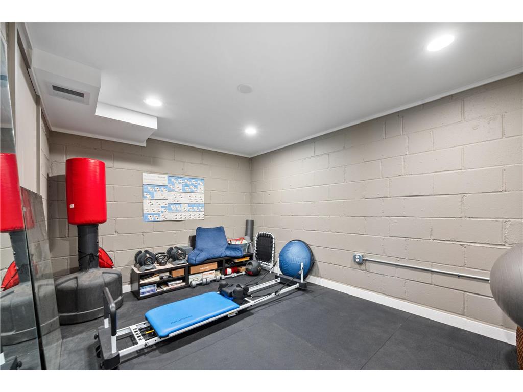 2101 Regent Avenue N Golden Valley MN 55422 - Bassett Creek 7079950 image38