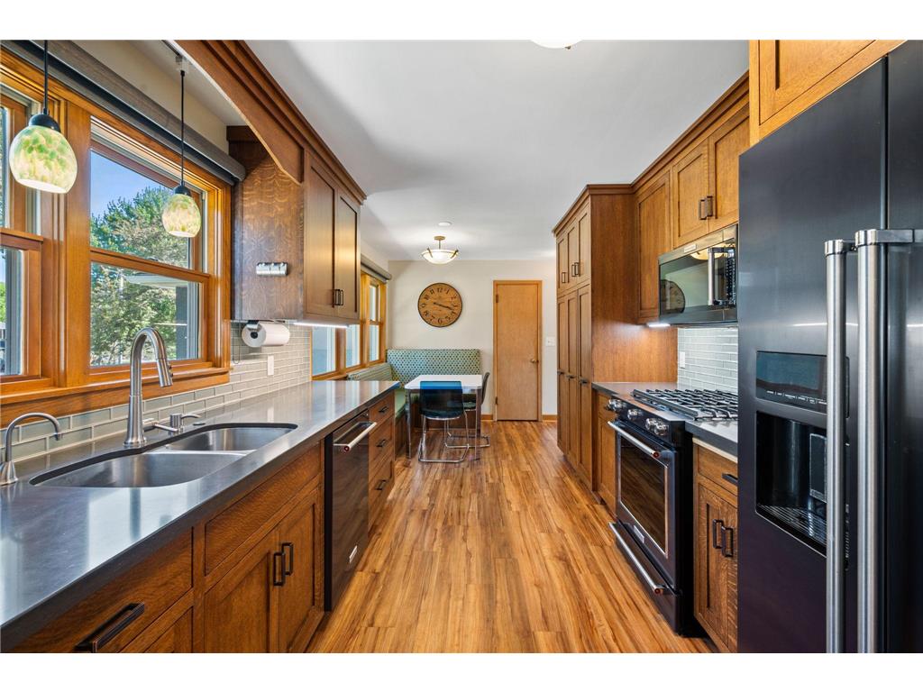 2101 Regent Avenue N Golden Valley MN 55422 - Bassett Creek 7079950 image4