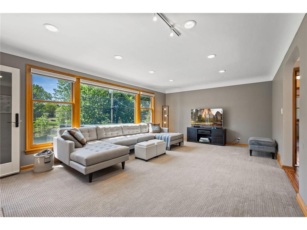 2101 Regent Avenue N Golden Valley MN 55422 - Bassett Creek 7079950 image7
