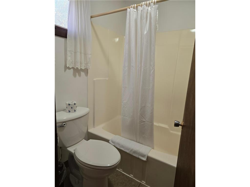 2101 Second Avenue W International Falls MN 56649 6534695 image7