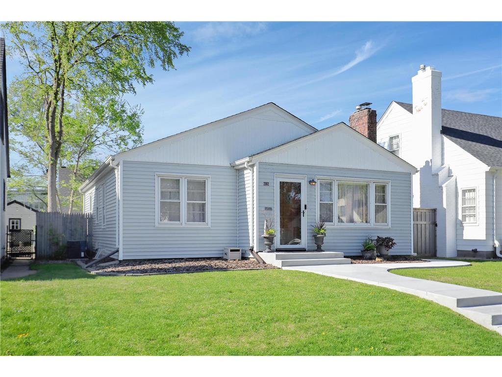 2102 Pinehurst Avenue Saint Paul MN 55116 6714927 image1