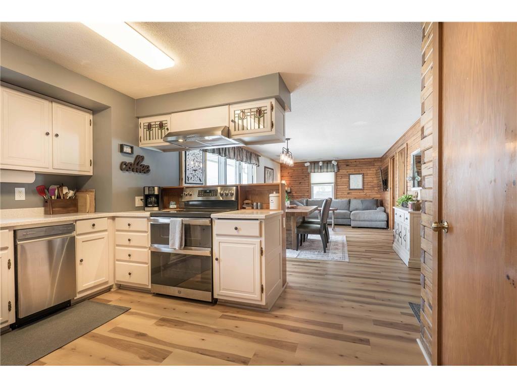 21029 Elks Point Road Dane Prairie Twp MN 56537 - Wall 7050210 image17