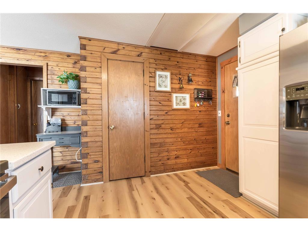 21029 Elks Point Road Dane Prairie Twp MN 56537 - Wall 7050210 image24