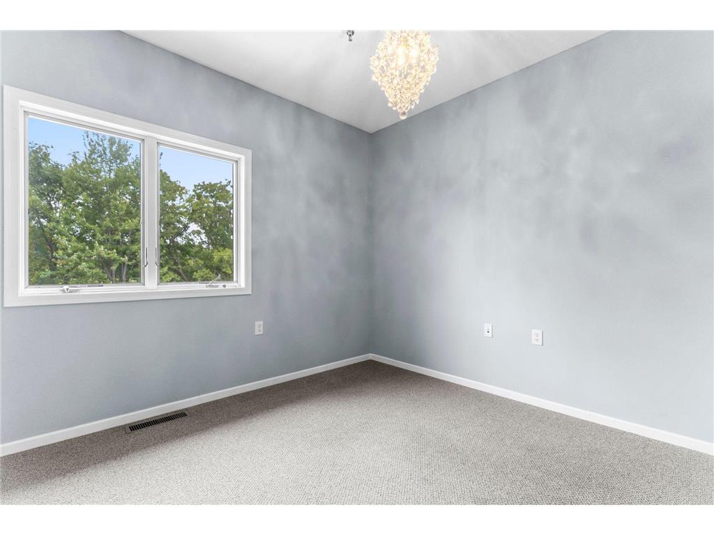 2103 County Road D E #A Maplewood MN 55109 7114446 image23
