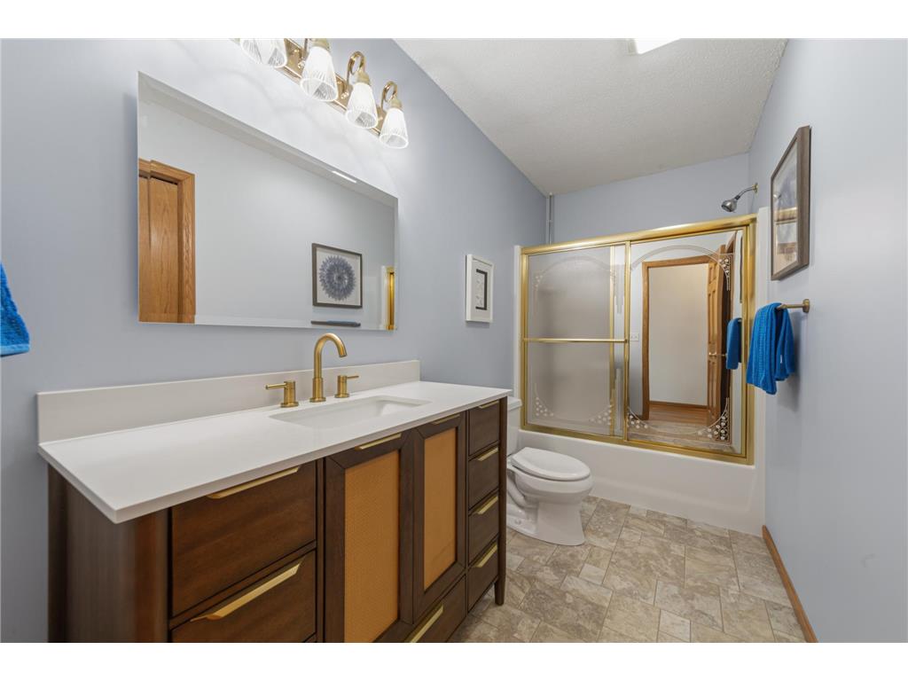 2103 Kennedy Drive Faribault MN 55021 7108469 image22