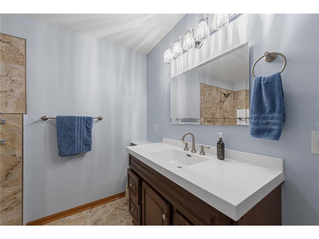 2103 Kennedy Drive Faribault MN 55021 7108469 image25