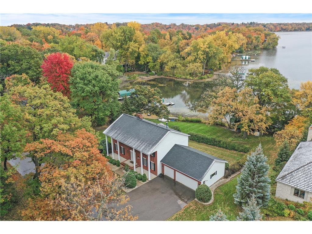 21035 Radisson Road Shorewood MN 55331 - Christmas 6323076 image1