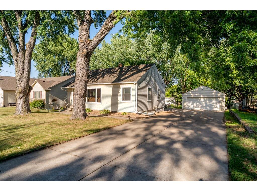 2104 1st Street N, North Saint Paul, MN 55109 MLS 6084667 Edina Realty