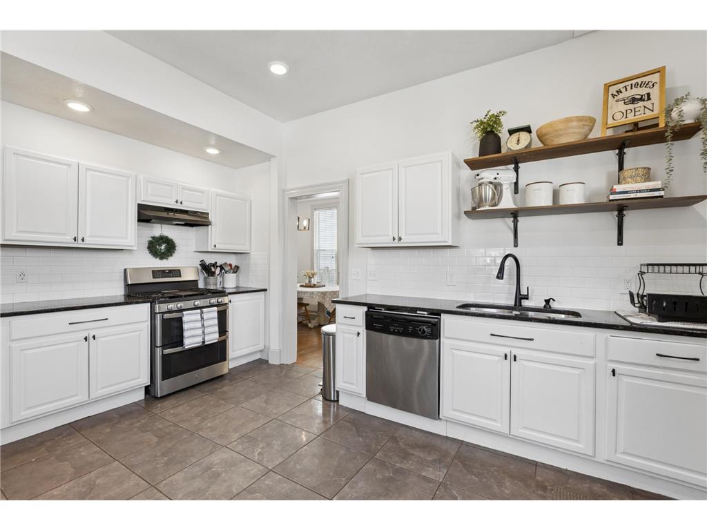 2104 Glenwood Avenue Minneapolis MN 55405 7058220 image11