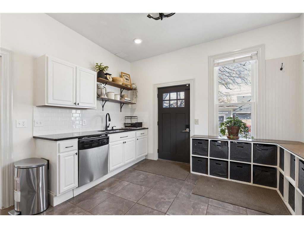 2104 Glenwood Avenue Minneapolis MN 55405 7058220 image13