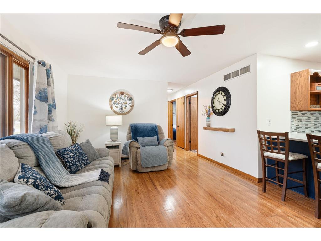 2104 W Oakland Avenue Austin MN 55912 7045877 image11