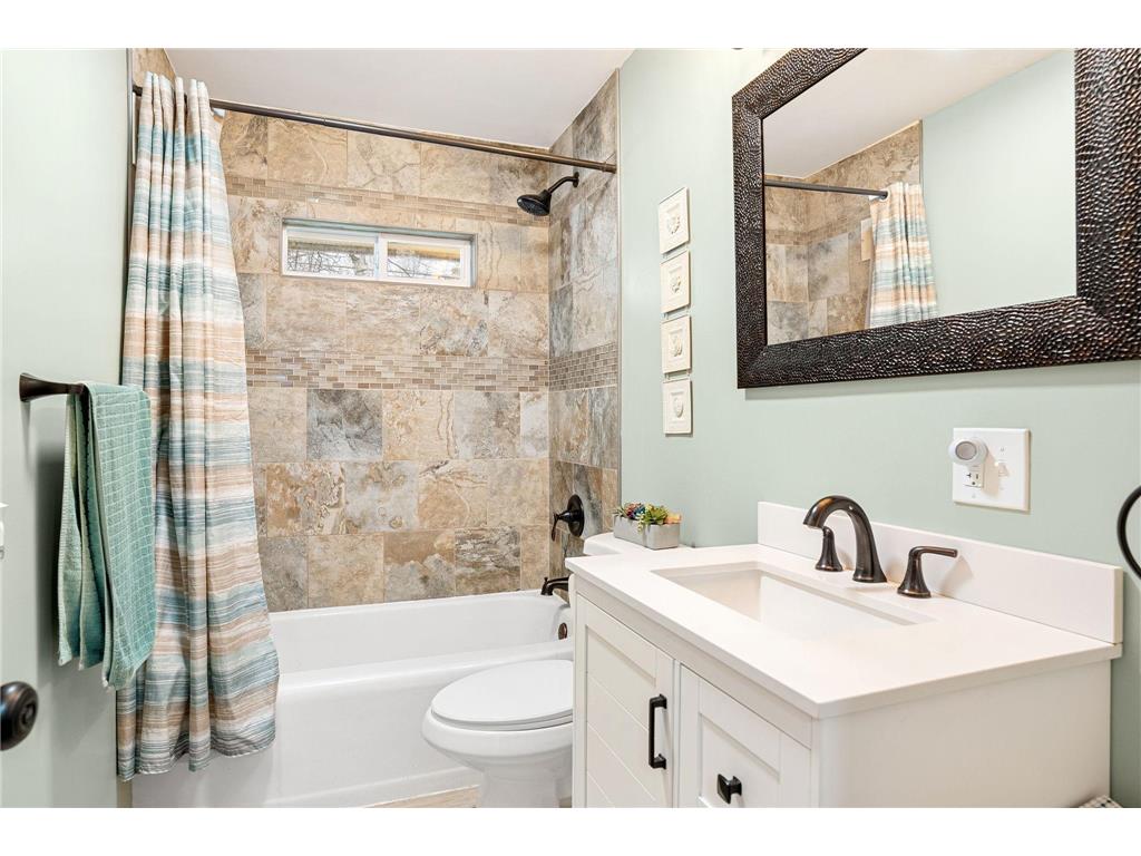 2104 W Oakland Avenue Austin MN 55912 7045877 image21