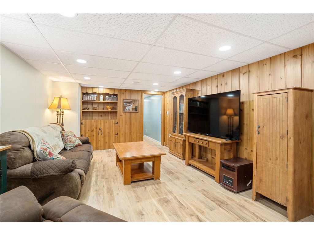 2104 W Oakland Avenue Austin MN 55912 7045877 image30