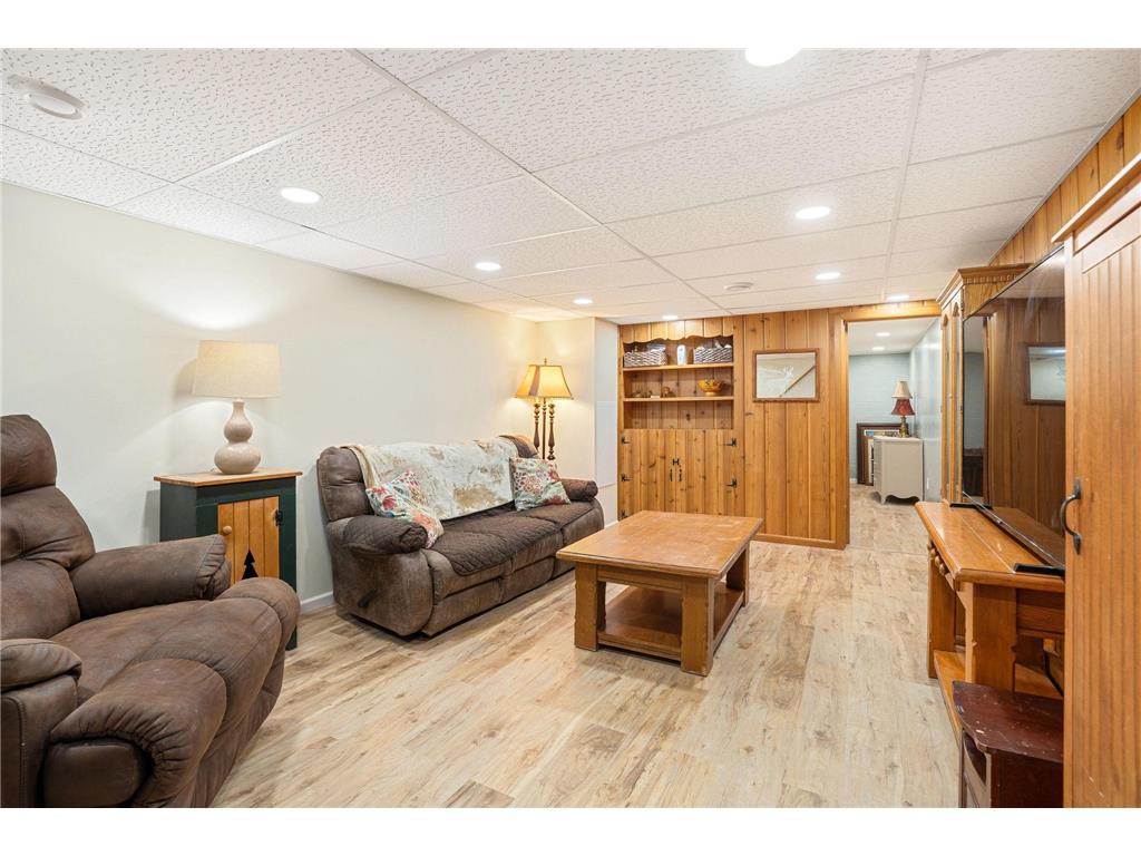 2104 W Oakland Avenue Austin MN 55912 7045877 image31