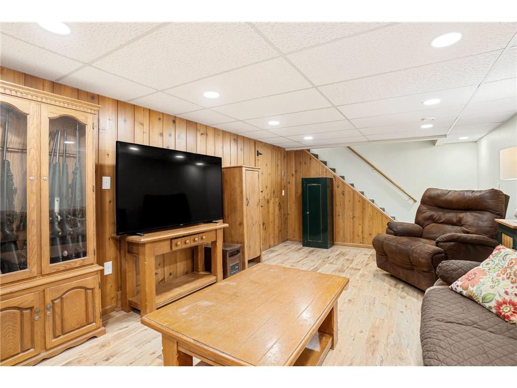 2104 W Oakland Avenue Austin MN 55912 7045877 image32
