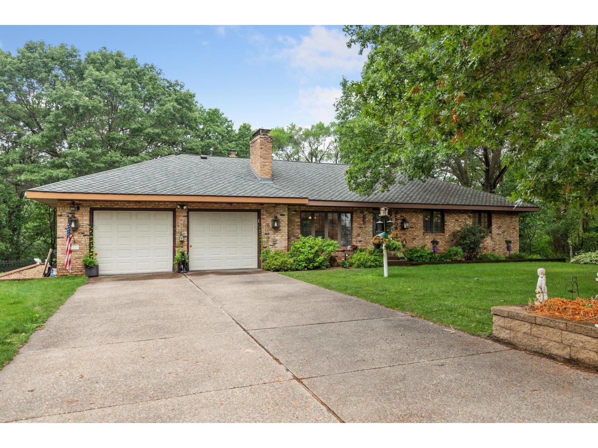 2105 Chestnut Drive, Hudson, WI 54016 MLS 6019729 Edina Realty