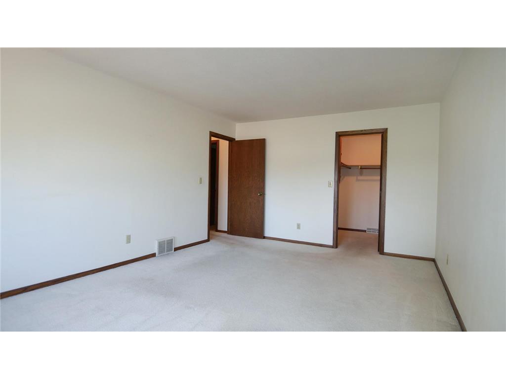 2106 9th Street E Glencoe MN 55336 6800681 image20