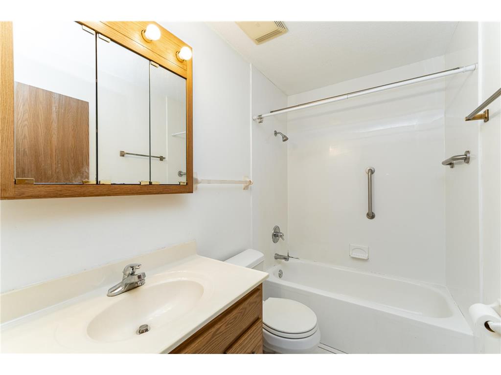 2106 Valleyhigh Drive NW #A202 Rochester MN 55901 6759024 image13