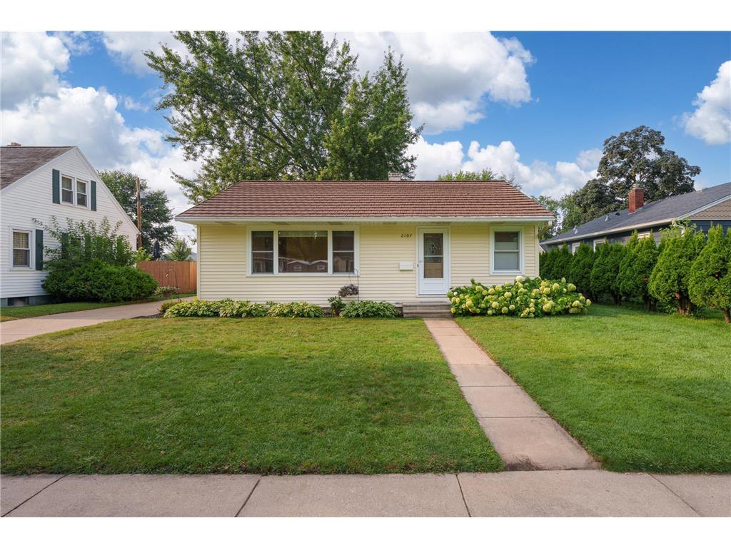 2107 Valmont Avenue Eau Claire WI 54701 6752572 image1