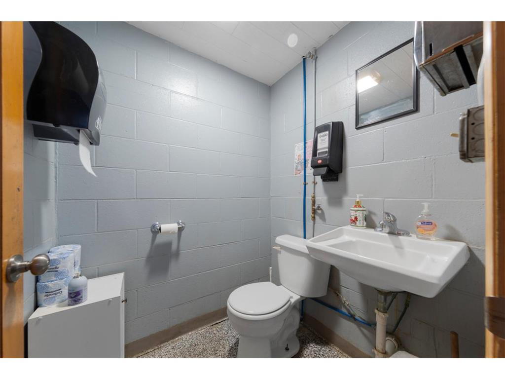 2108 8th Avenue NW Faribault MN 55021 6783159 image14