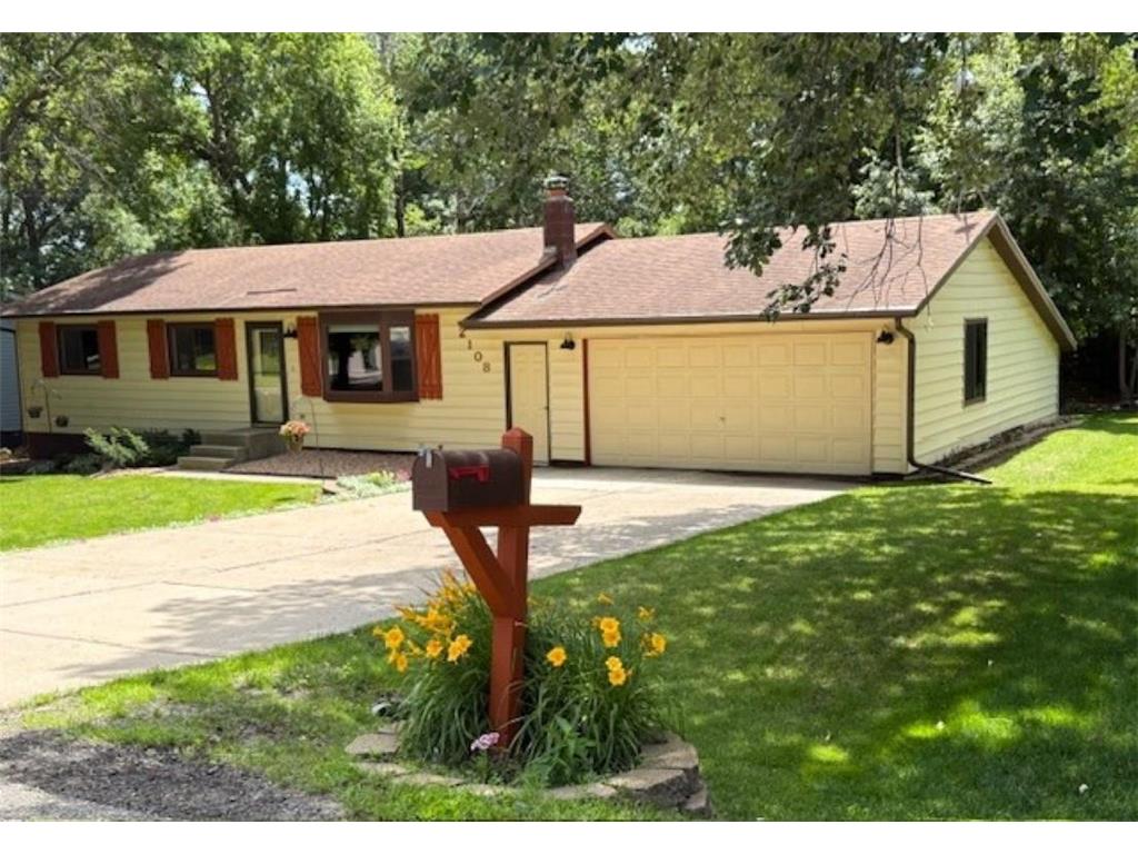 2108 Irvine Place Alexandria MN 56308 7046641 image1