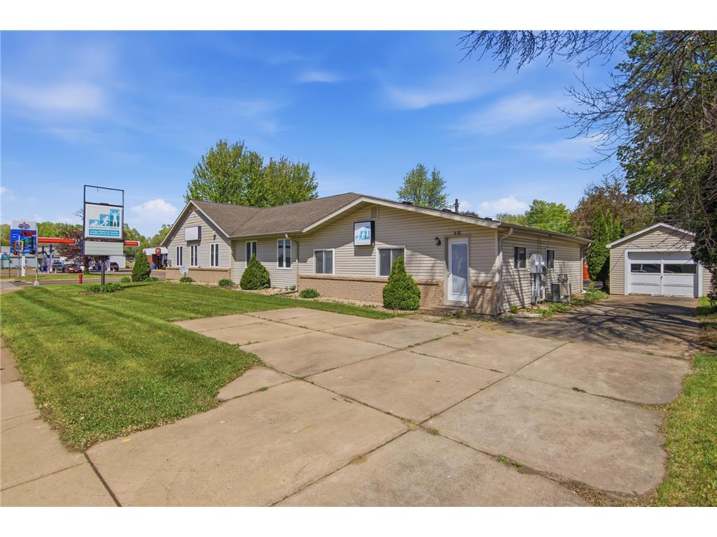 2108 S Broadway Street Menomonie WI 54751 7073371 image3